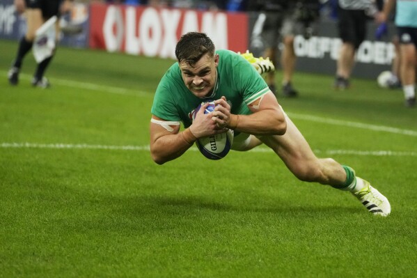 Rugby deals 7 scores